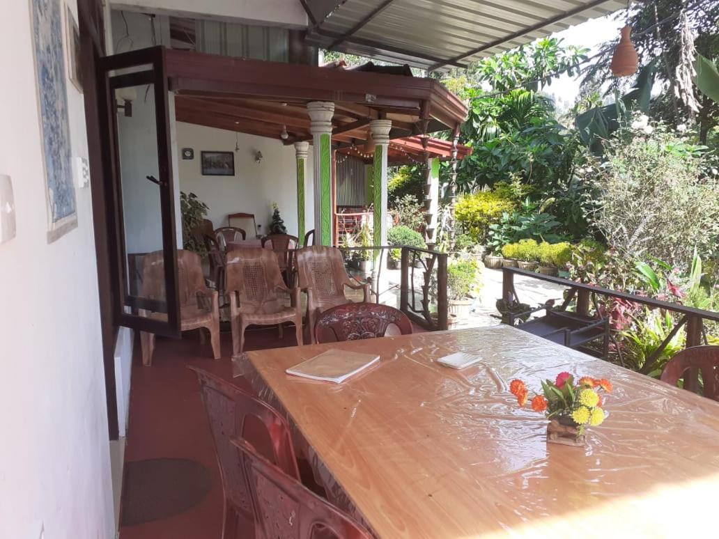 Bed and Breakfast Littleadems View Ella Esterno foto